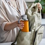 قمقمه آب 600 شیشه با محافظ سیلیکون نارنجی Black+Blum - Image 8