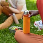 قمقمه آب 600 شیشه با محافظ سیلیکون نارنجی Black+Blum